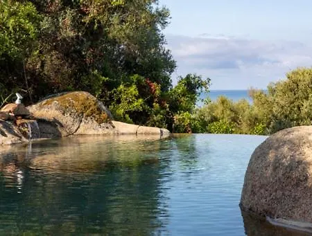 Tour Genoise Micalona, Domaine De L'oglisatru * אולמטו